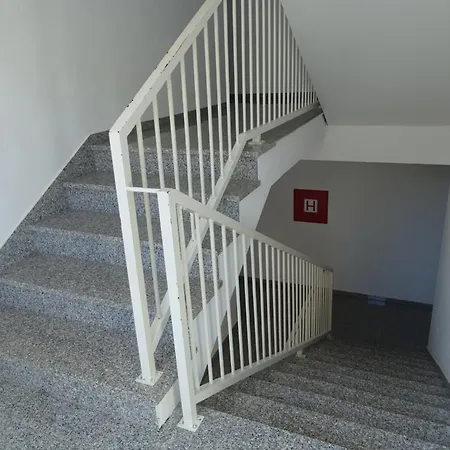 Apartament Comfortable With Kitchen, Close To Beautiful *