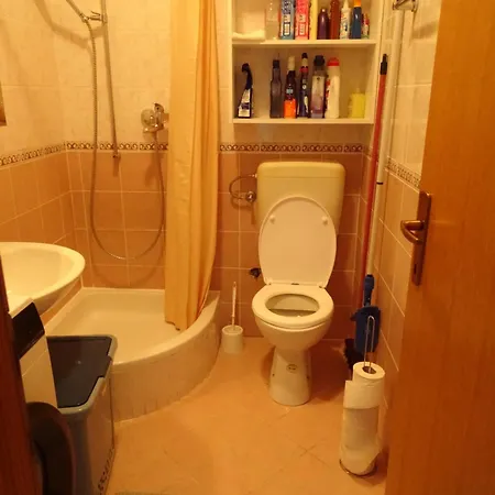 Comfortable With Kitchen, Close To Beautiful