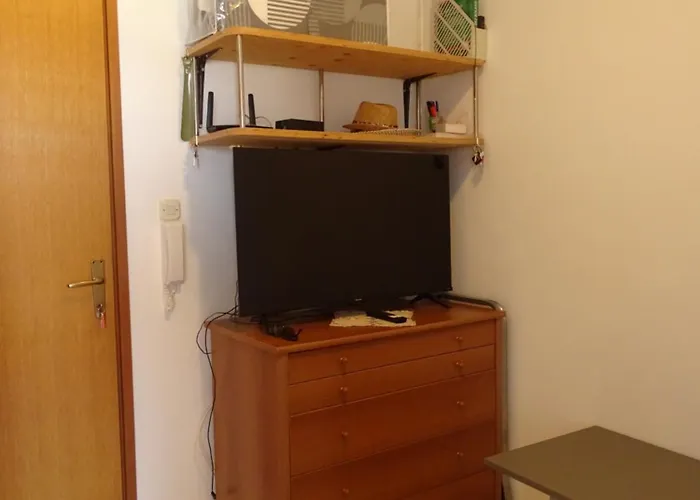 Comfortable With Kitchen, Close To Beautiful Apartamento Povljana