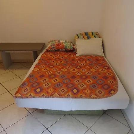 Comfortable With Kitchen, Close To Beautiful Apartman *