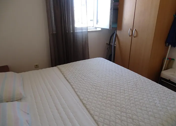 דירה Comfortable With Kitchen, Close To Beautiful