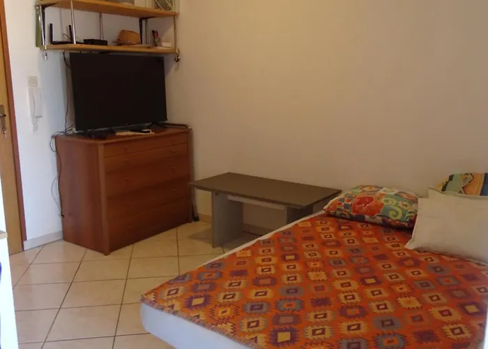 Comfortable With Kitchen, Close To Beautiful