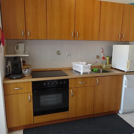 Comfortable With Kitchen, Close To Beautiful *