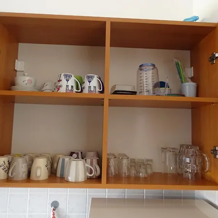 Comfortable With Kitchen, Close To Beautiful Apartment *