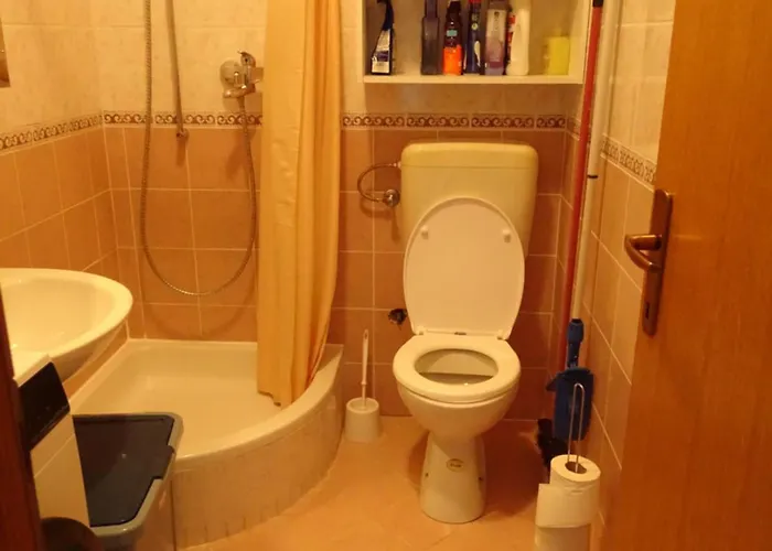 Comfortable With Kitchen, Close To Beautiful